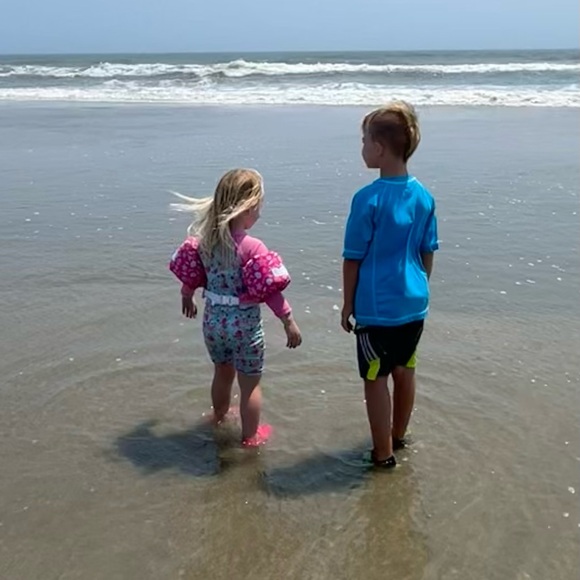 Meet your Posher, Amy - Picture 9 of 16